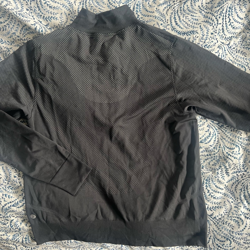 Lululemon Swiftly Relaxed Half Zip top size 10 polka dots! - Picture 2 of 4